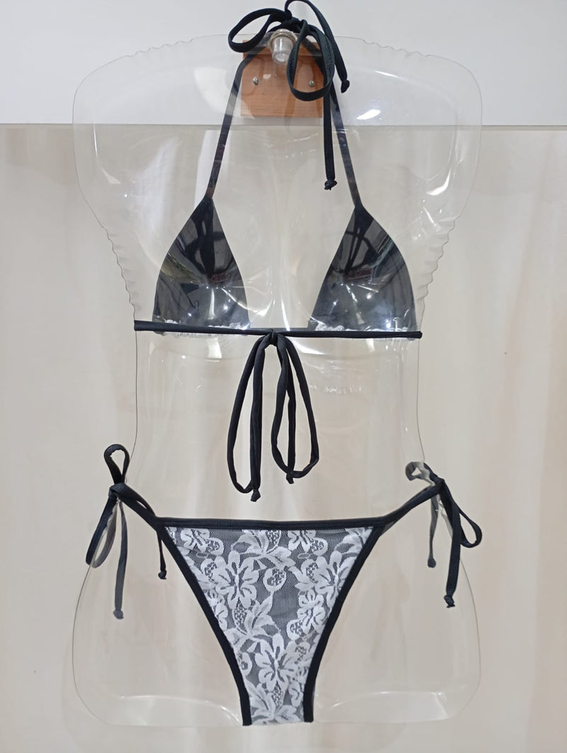 Biquini Cortininha Reserva víeis Preto  renda flor Branca